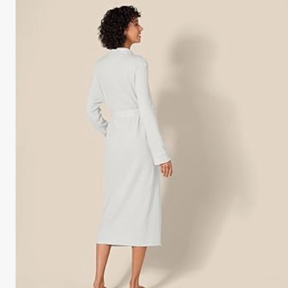 White Waffle Knit Robe - Picture 5 of 9